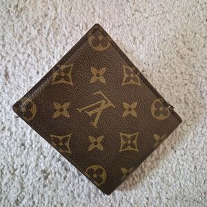 Louis Vuitton Monogram Key Holder in Brown and Gold